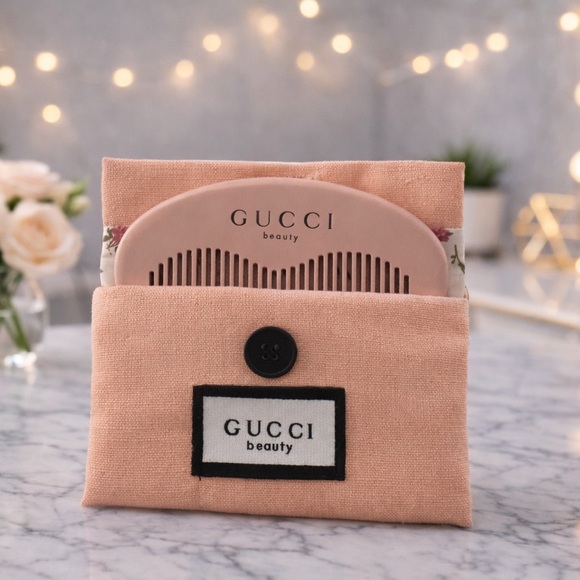 Gucci Beauty Mini Bundle – Bloom Travel Spray, Lipstick, Comb & Pouch - Picture 2 of 6